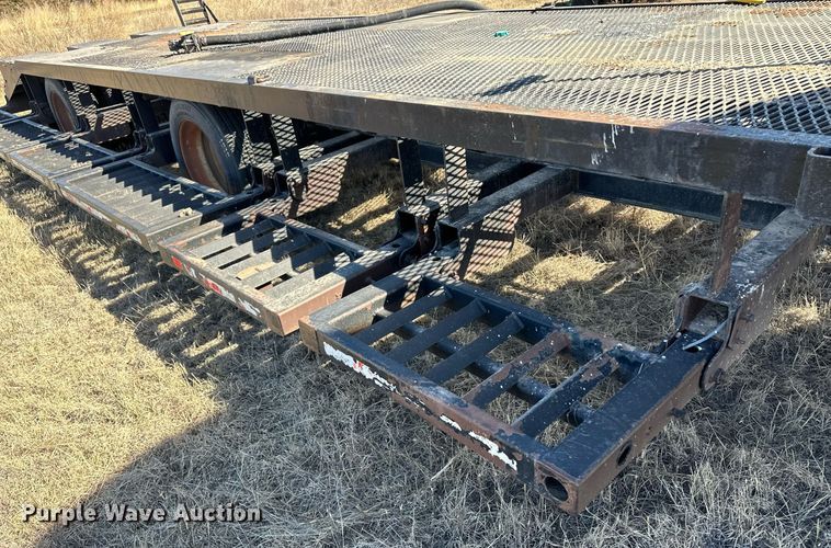 image for item OA9563 2007 Behnke sprayer trailer