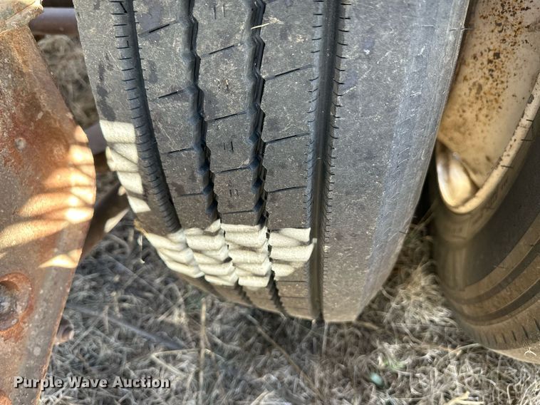 image for item OA9563 2007 Behnke sprayer trailer