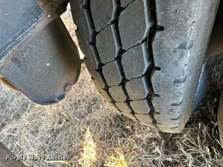 image for item OA9563 2007 Behnke sprayer trailer