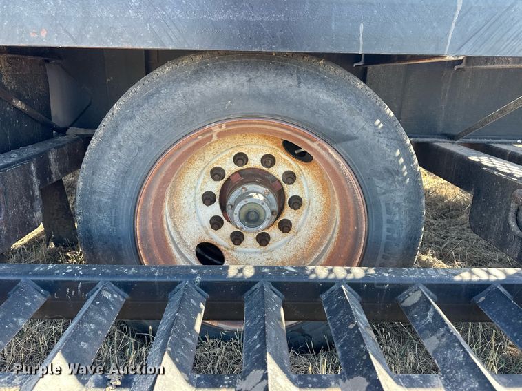 image for item OA9563 2007 Behnke sprayer trailer