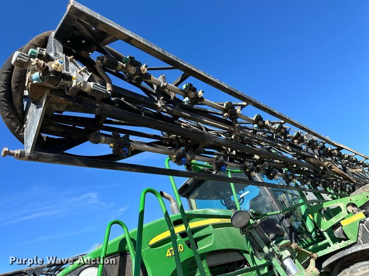 image for item OA9564 2009 John Deere 4730 sprayer