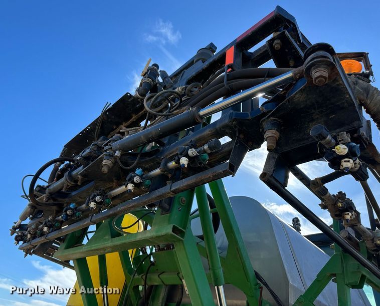image for item OA9564 2009 John Deere 4730 sprayer