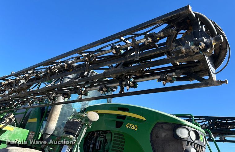image for item OA9564 2009 John Deere 4730 sprayer