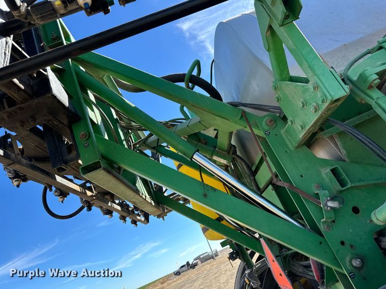 image for item OA9564 2009 John Deere 4730 sprayer