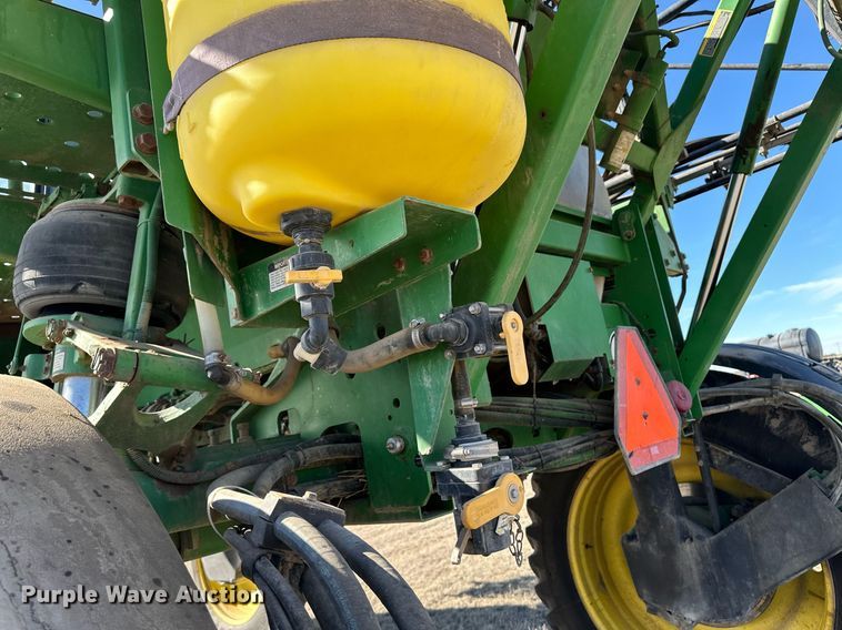 image for item OA9564 2009 John Deere 4730 sprayer