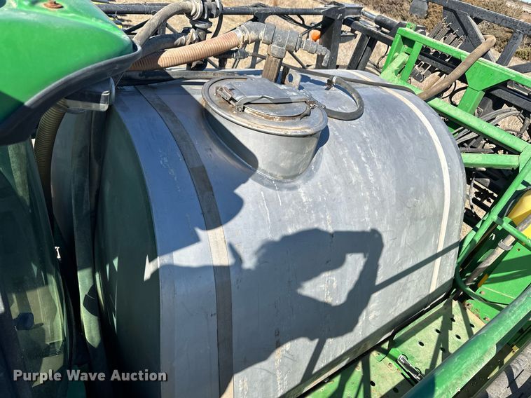 image for item OA9564 2009 John Deere 4730 sprayer