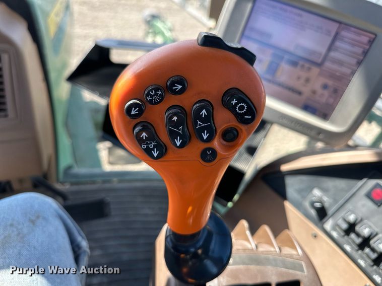 image for item OA9564 2009 John Deere 4730 sprayer