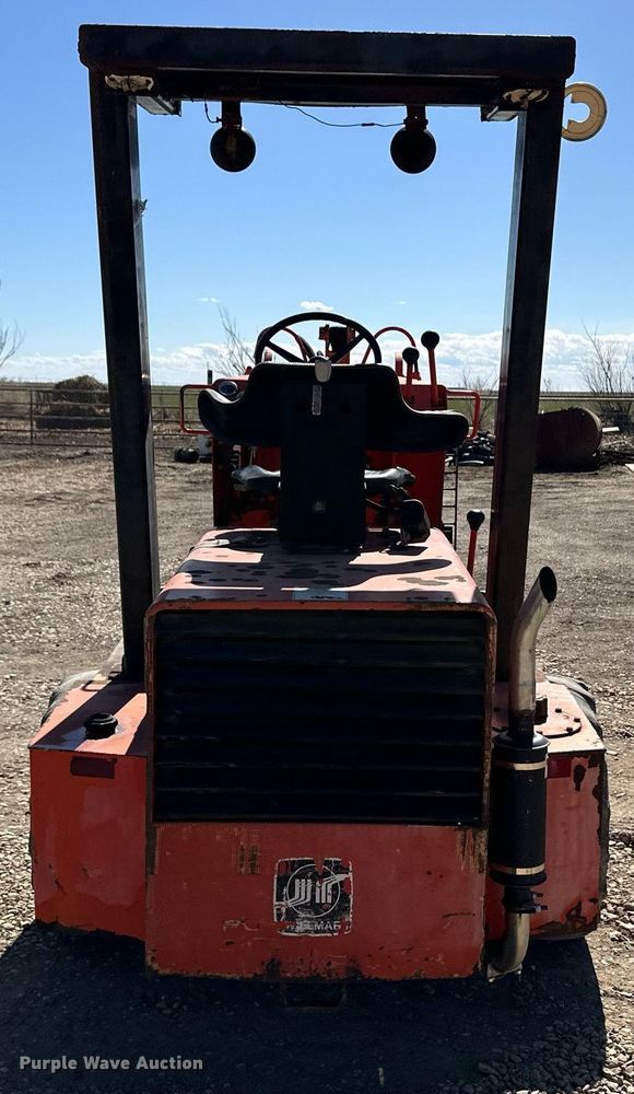 image for item OA9573 Willmar Wrangler wheel loader