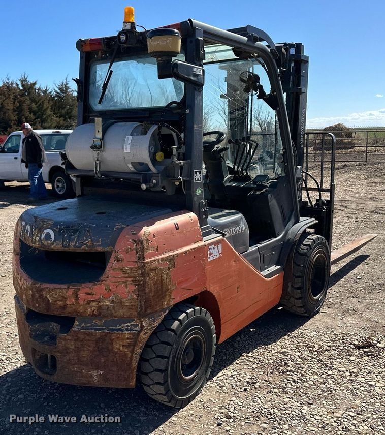 image for item OA9574 Toyota 8FGU30 forklift