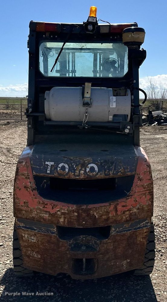 image for item OA9574 Toyota 8FGU30 forklift