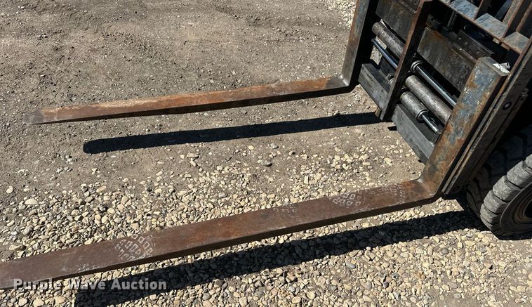 image for item OA9574 Toyota 8FGU30 forklift