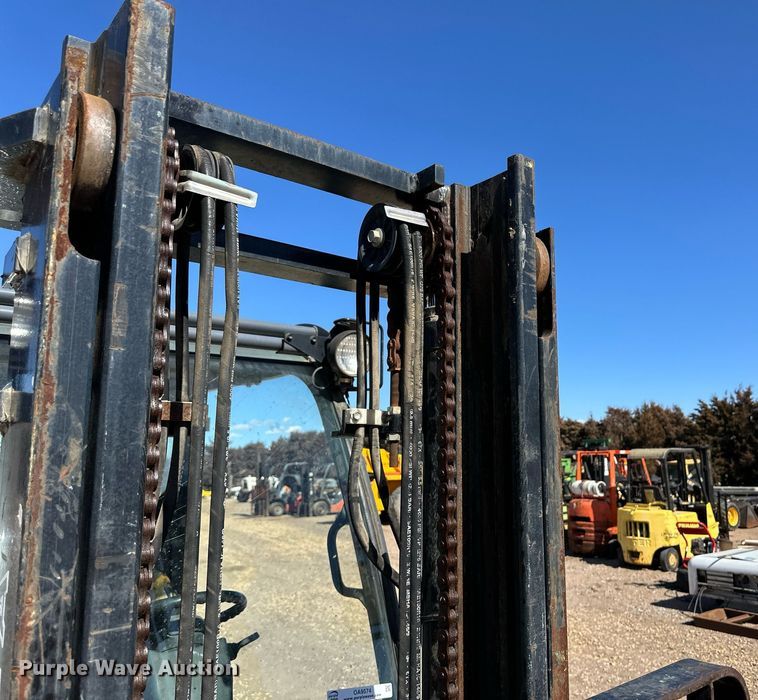 image for item OA9574 Toyota 8FGU30 forklift