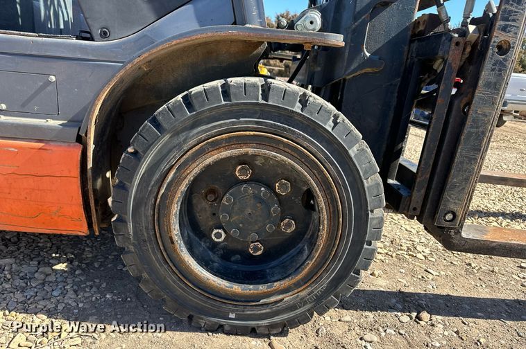 image for item OA9574 Toyota 8FGU30 forklift