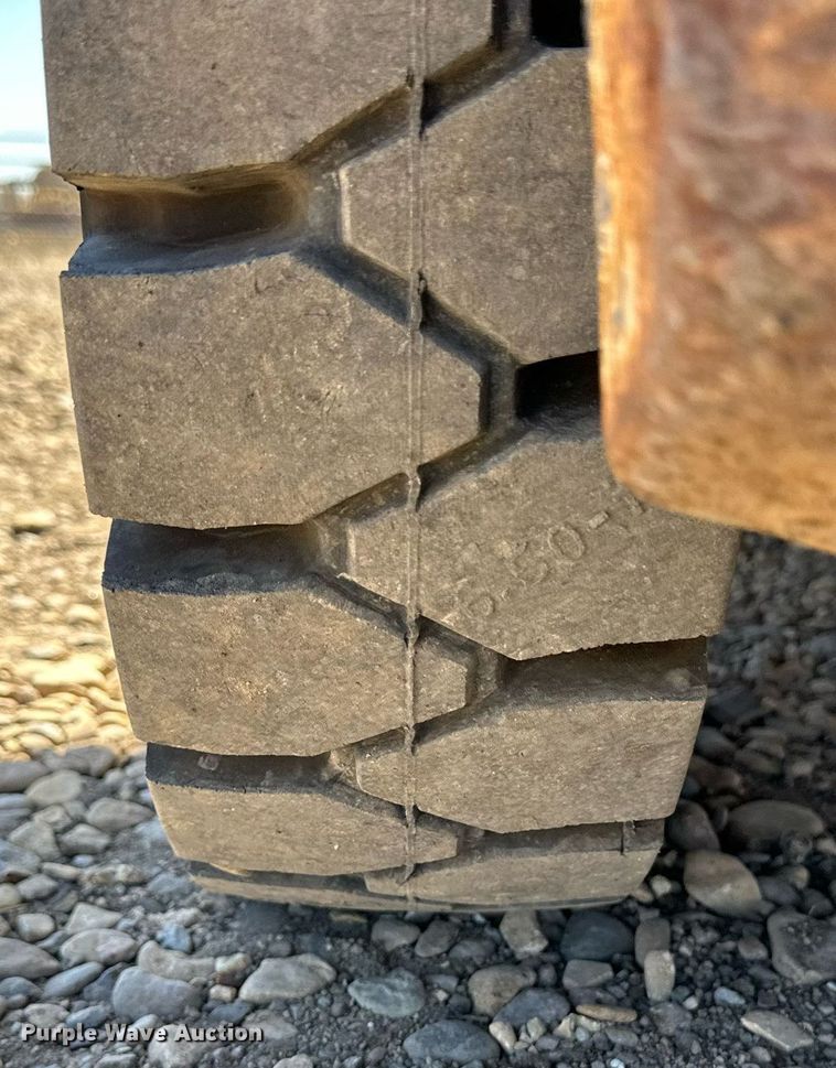 image for item OA9574 Toyota 8FGU30 forklift