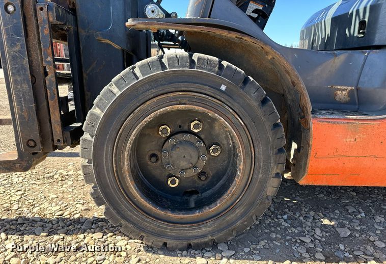 image for item OA9574 Toyota 8FGU30 forklift