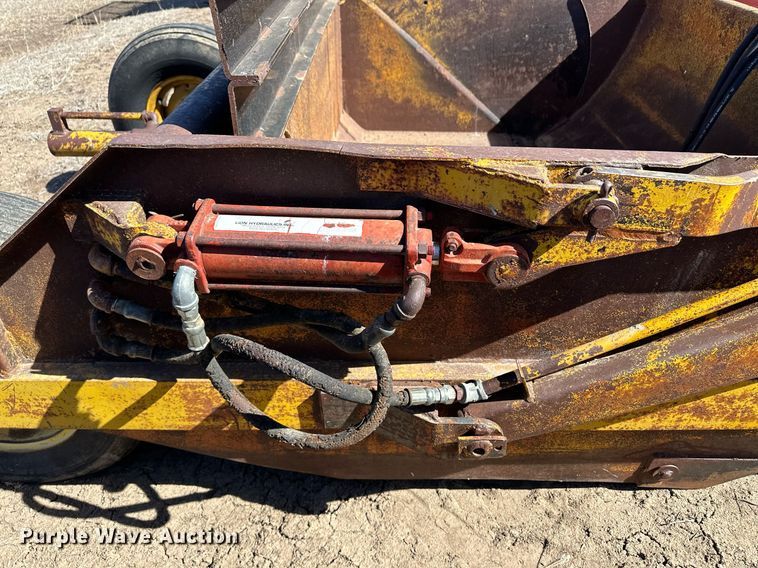 image for item OA9578 Soil Mover 225-RF scraper