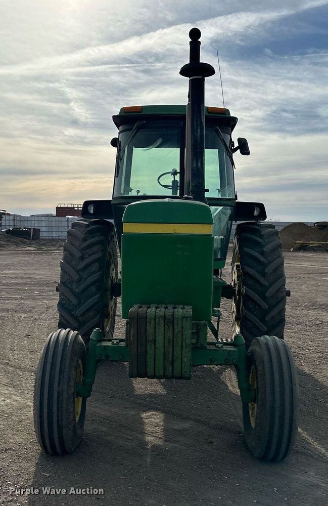 image for item OA9586 1974 John Deere 4430 tractor