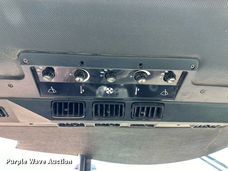 image for item OA9586 1974 John Deere 4430 tractor