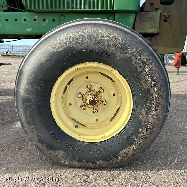 image for item OA9586 1974 John Deere 4430 tractor