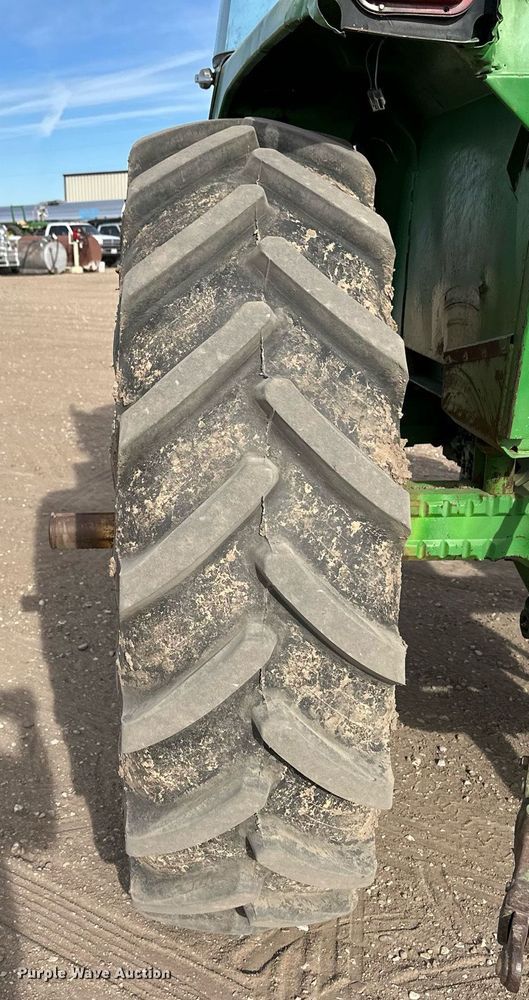 image for item OA9586 1974 John Deere 4430 tractor