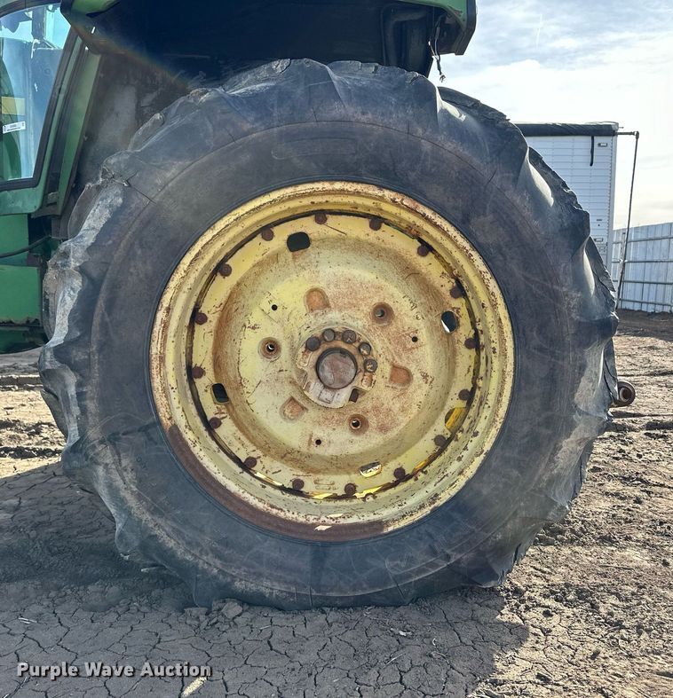 image for item OA9590 1979 John Deere 4640 tractor