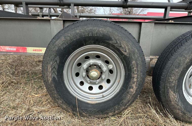 image for item OA9622 Kodiak hay bale trailer