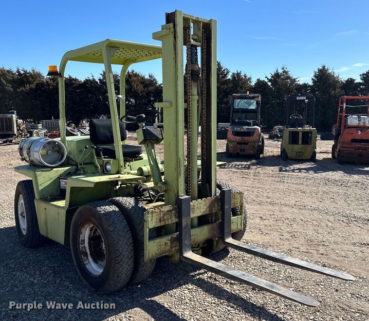 image for item OA9628 Clark IT40B forklift