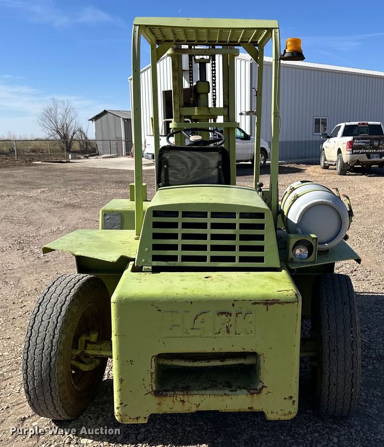 image for item OA9628 Clark IT40B forklift