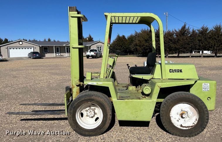 image for item OA9628 Clark IT40B forklift