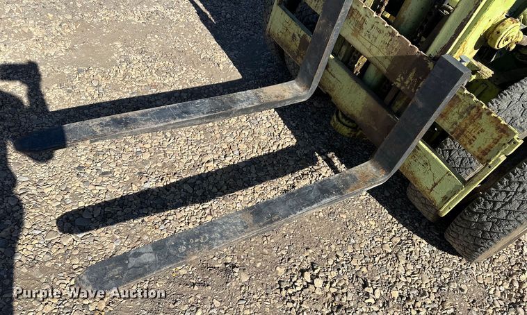 image for item OA9628 Clark IT40B forklift