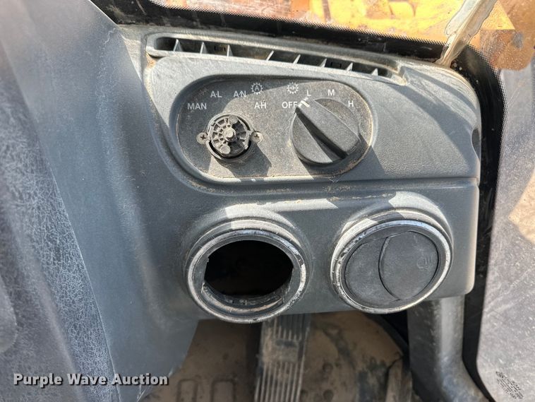 image for item OA9634 2012 Hyundai HL760-9 wheel loader