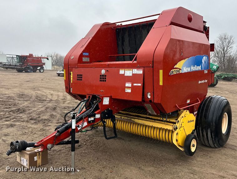 image for item OA9652 2013 New Holland BR7090 Specialty Crop round baler