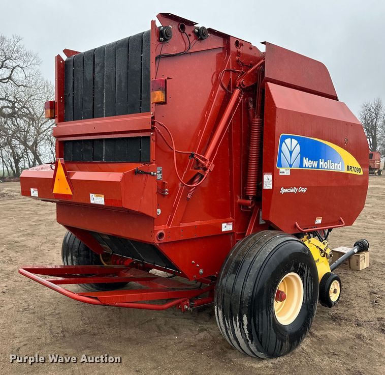 image for item OA9652 2013 New Holland BR7090 Specialty Crop round baler