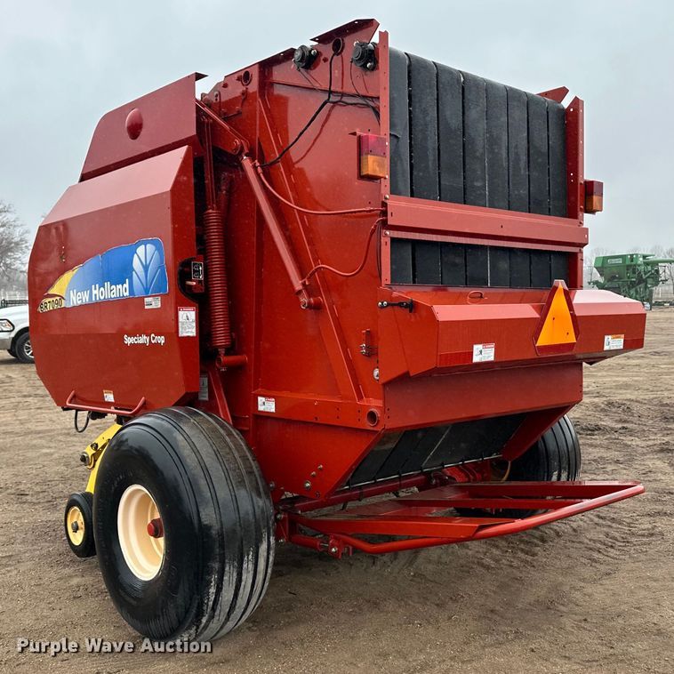 image for item OA9652 2013 New Holland BR7090 Specialty Crop round baler