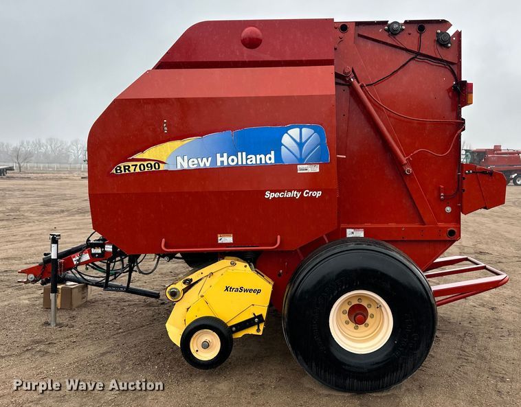 image for item OA9652 2013 New Holland BR7090 Specialty Crop round baler