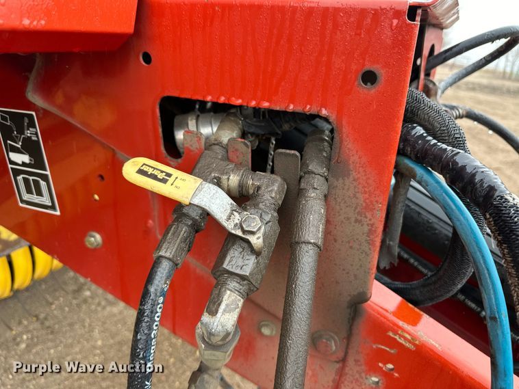 image for item OA9652 2013 New Holland BR7090 Specialty Crop round baler