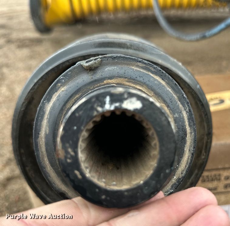 image for item OA9652 2013 New Holland BR7090 Specialty Crop round baler