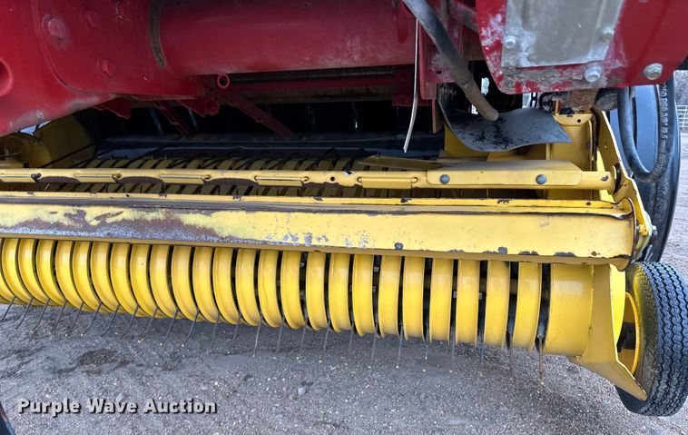 image for item OA9652 2013 New Holland BR7090 Specialty Crop round baler