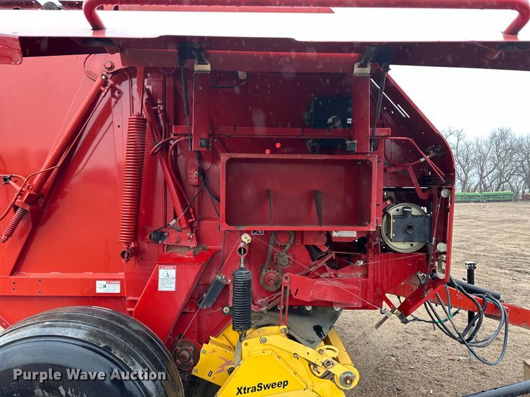 image for item OA9652 2013 New Holland BR7090 Specialty Crop round baler