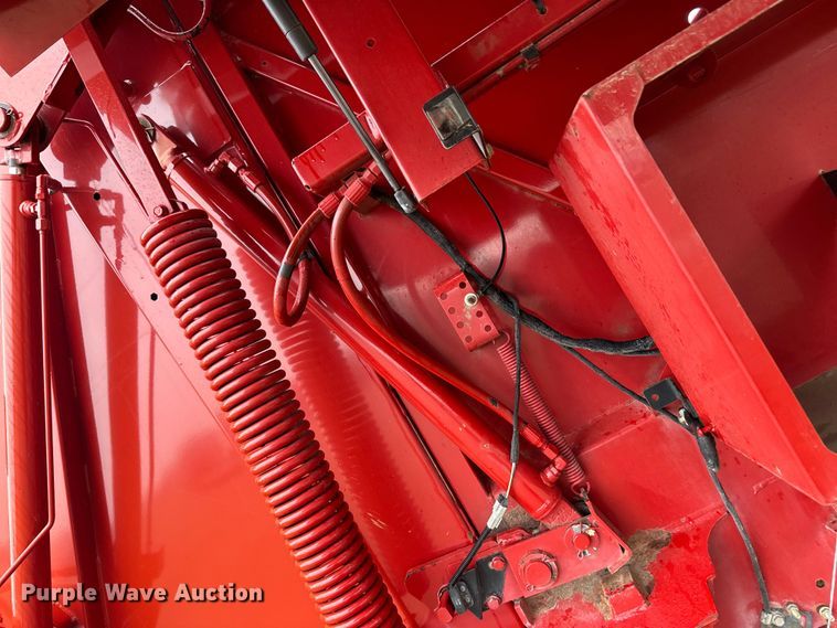 image for item OA9652 2013 New Holland BR7090 Specialty Crop round baler