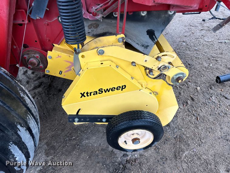 image for item OA9652 2013 New Holland BR7090 Specialty Crop round baler