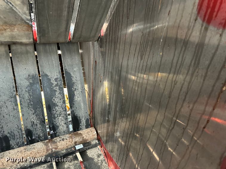 image for item OA9652 2013 New Holland BR7090 Specialty Crop round baler