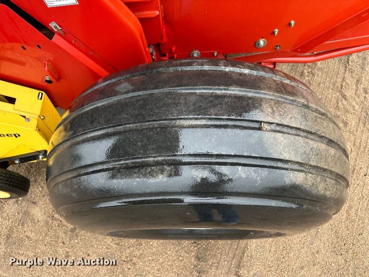 image for item OA9652 2013 New Holland BR7090 Specialty Crop round baler