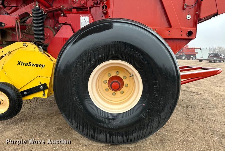 image for item OA9652 2013 New Holland BR7090 Specialty Crop round baler