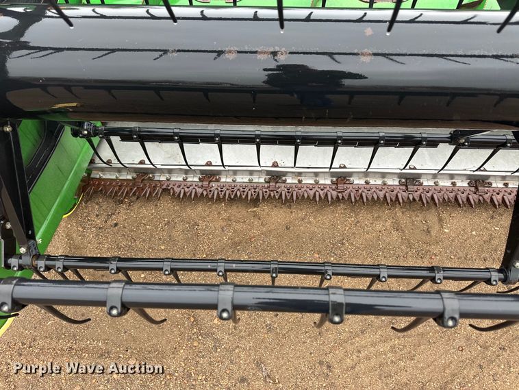 image for item OA9653 2005 John Deere 635F Hydraflex flex head