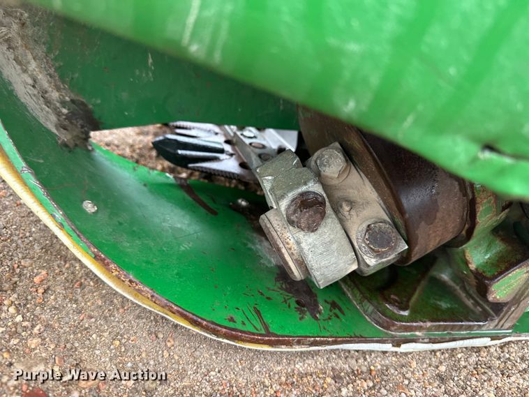 image for item OA9653 2005 John Deere 635F Hydraflex flex head