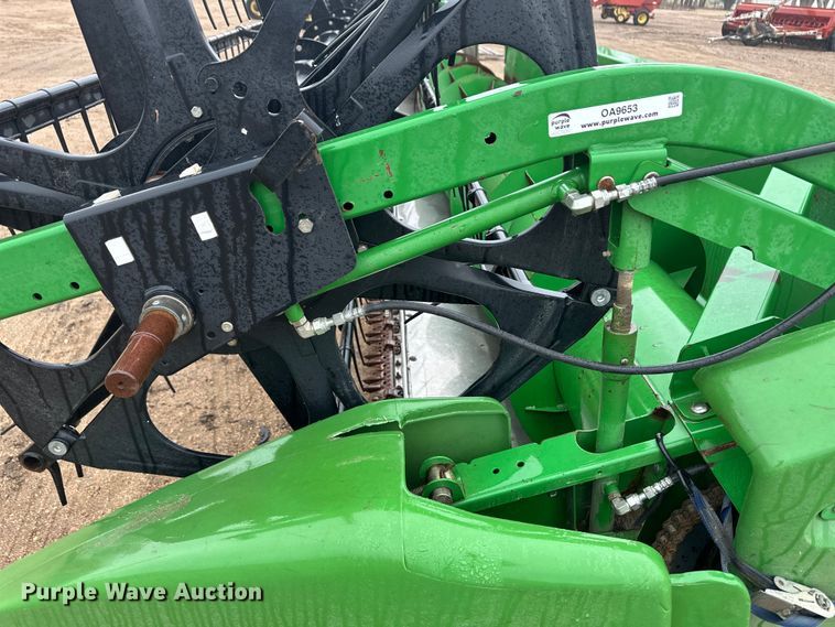 image for item OA9653 2005 John Deere 635F Hydraflex flex head