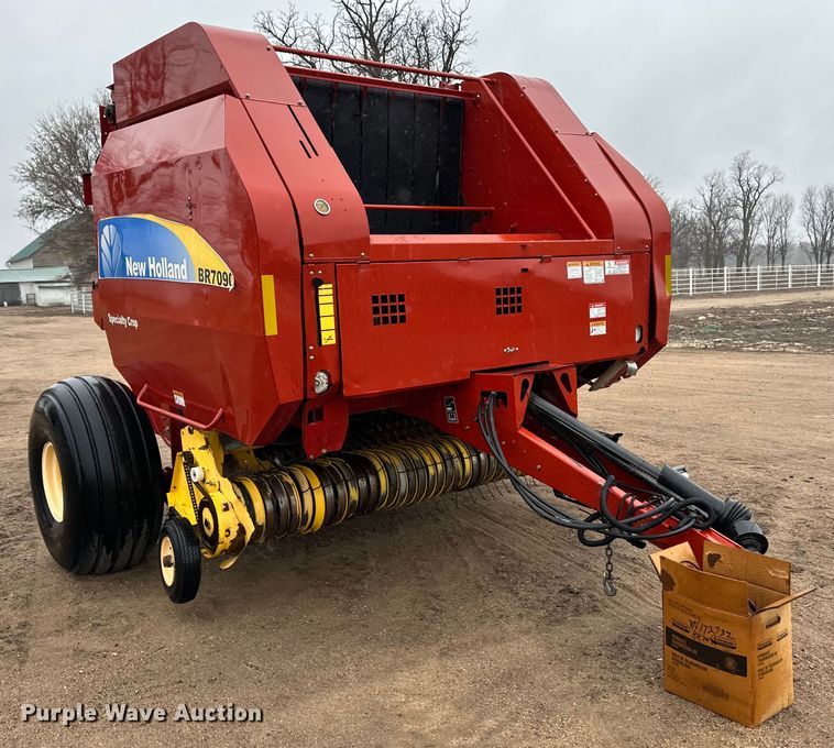 image for item OA9655 2012 New Holland BR7090 Specialty Crop round baler