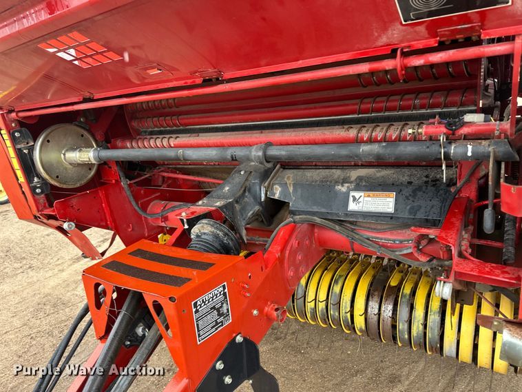 image for item OA9655 2012 New Holland BR7090 Specialty Crop round baler