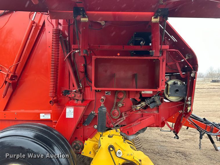 image for item OA9655 2012 New Holland BR7090 Specialty Crop round baler